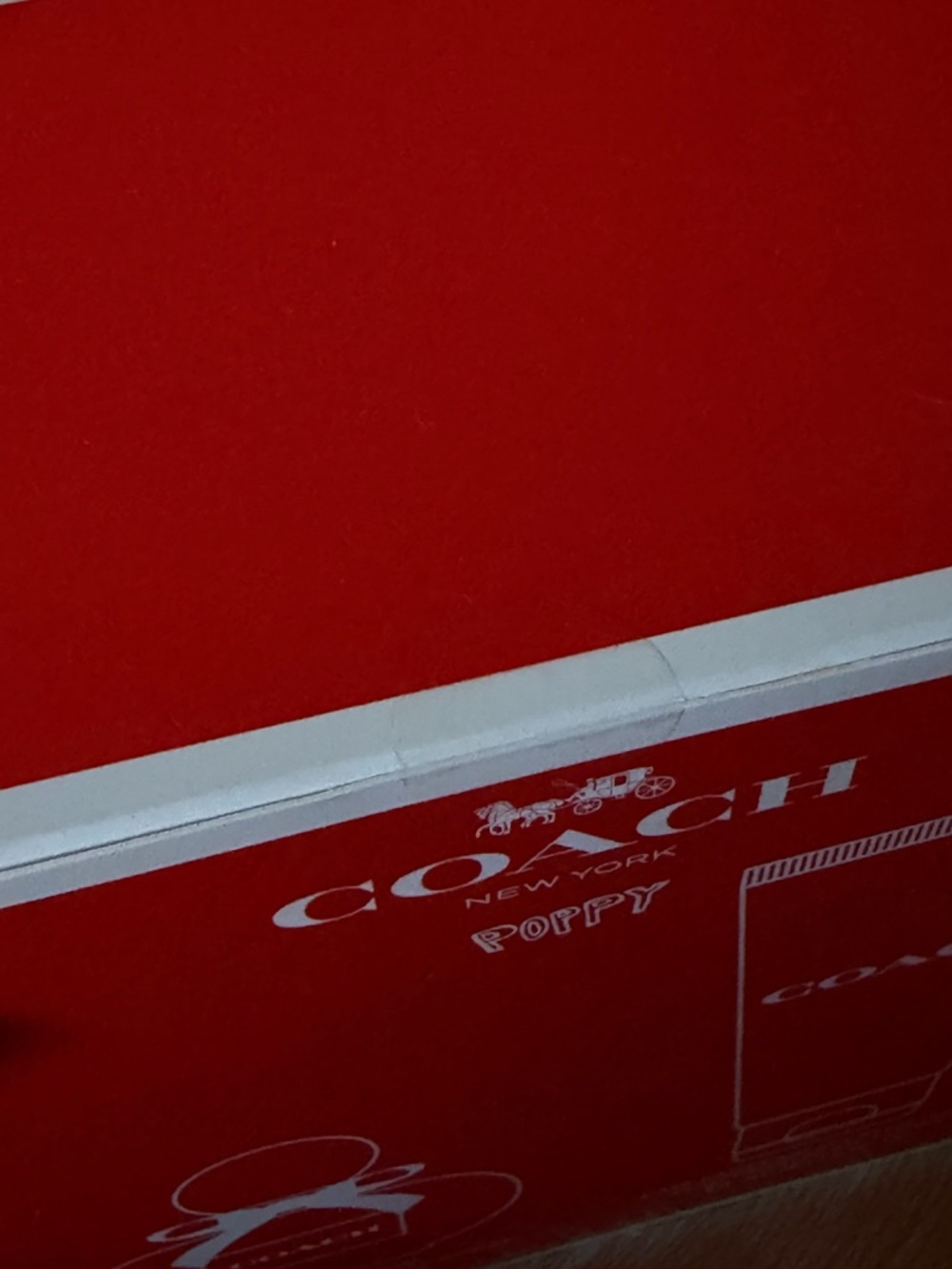 Coach Poppy Travel Set in Bright Red with Gold Logo - Picture 3 of 5